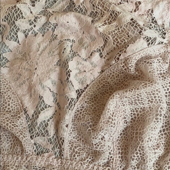 Victoria’sSecret bralette - lace - Picture 4 of 6